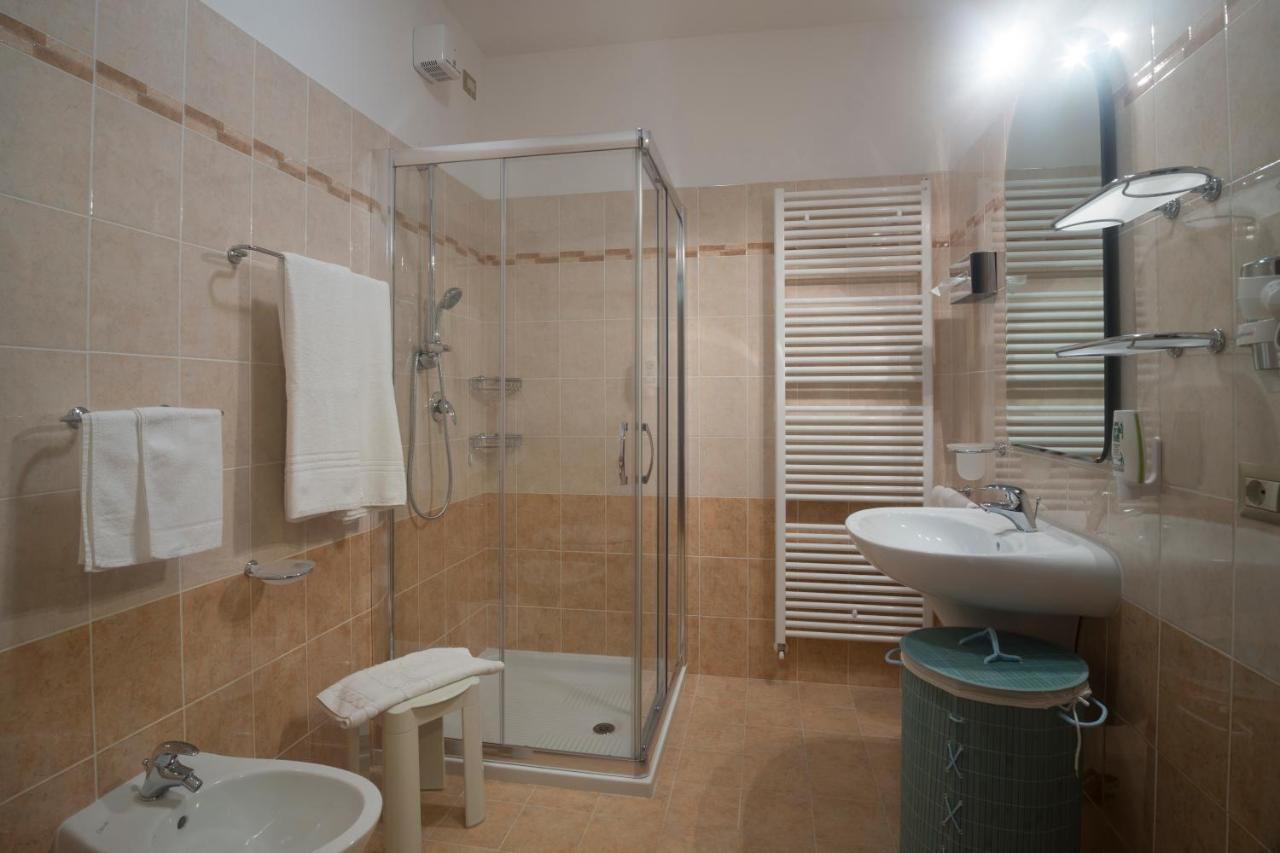 Apartments "Villa Imelda" ลีโมเนซุลการ์ดา ภายนอก รูปภาพ